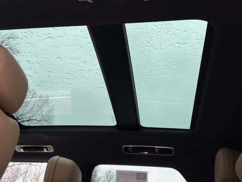 Used 2025 Land Rover Range Rover Sport SE image 22