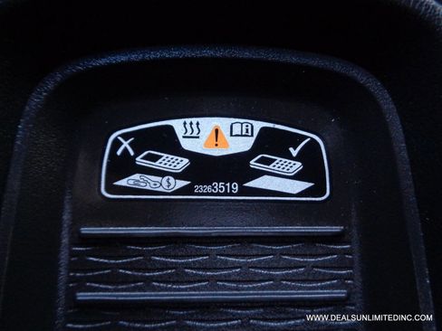 Used 2018 Cadillac Escalade Premium Luxury image 22