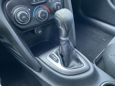 Used 2015 Dodge Dart SE w/ Convenience Group image 18