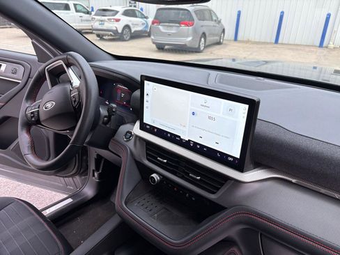 Used 2025 Ford Explorer ST-Line w/ Premium Package image 38