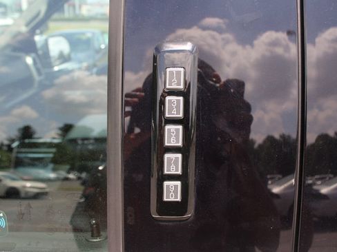 Used 2020 Ford F150 Lariat w/ Equipment Group 502A Luxury AWD/4WD image 21