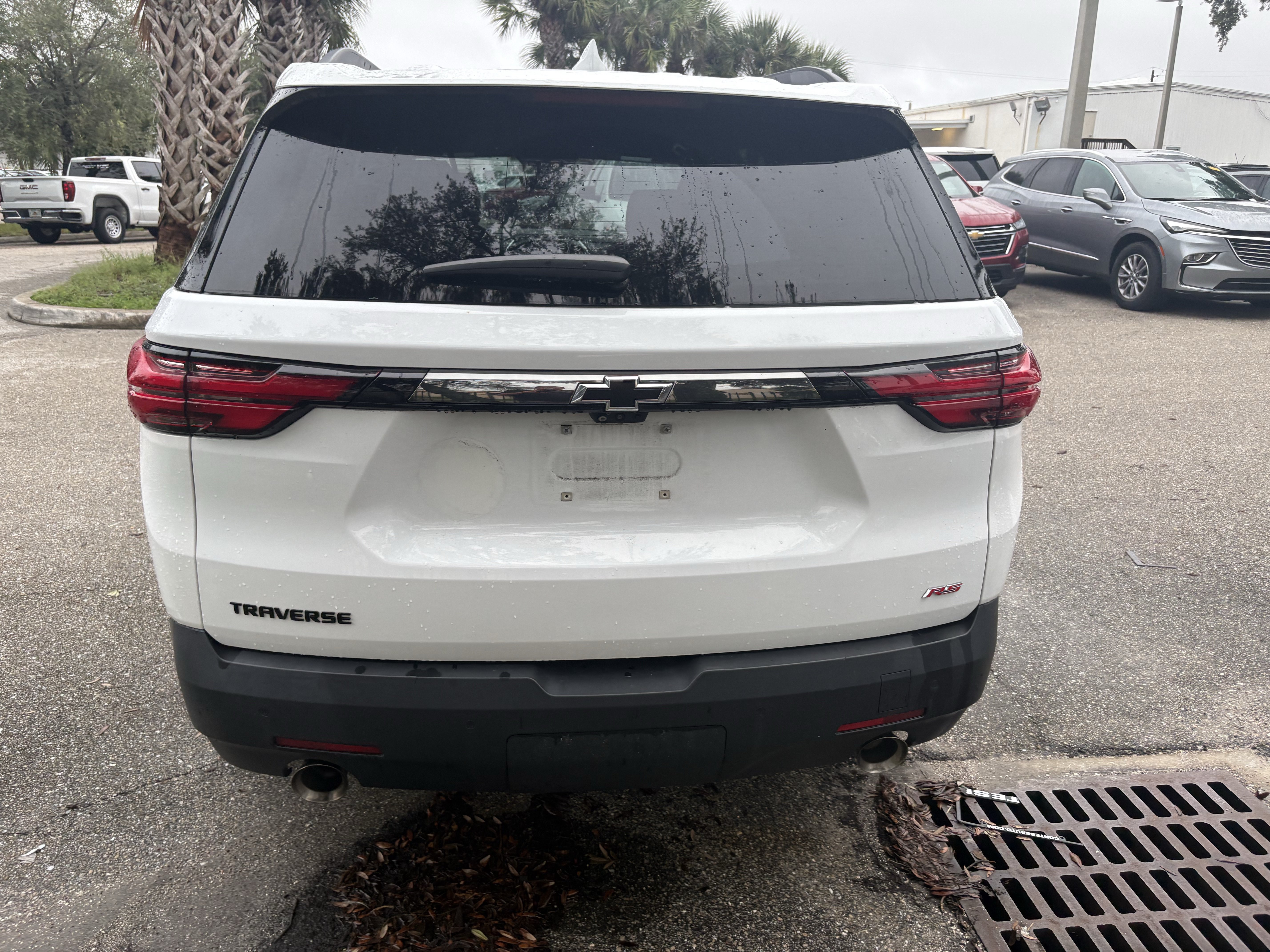 Used 2022 Chevrolet Traverse RS FWD image 6