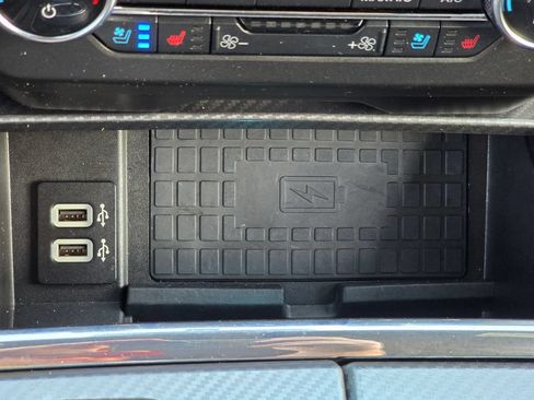Used 2019 Ford Expedition Limited w/ Equipment Group 303A AWD/4WD image 39