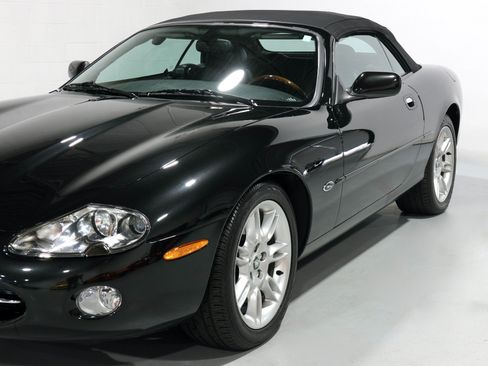 Used 2001 Jaguar XK8 Convertible RWD image 14