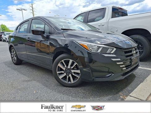 Used 2023 Nissan Versa SV FWD image 1