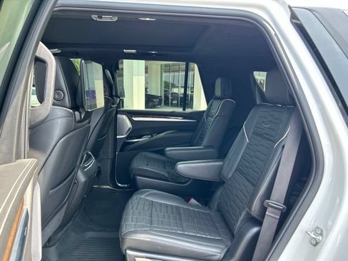 Certified 2025 Cadillac Escalade Sport Platinum w/ LPO, ONYX Package AWD/4WD image 27