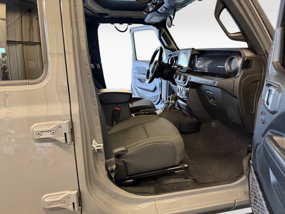 Used 2020 Jeep Wrangler Unlimited Sport AWD/4WD image 32