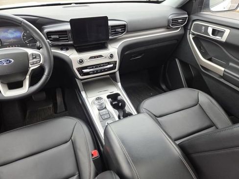 Used 2023 Ford Explorer XLT w/ Equipment Group 202A image 32