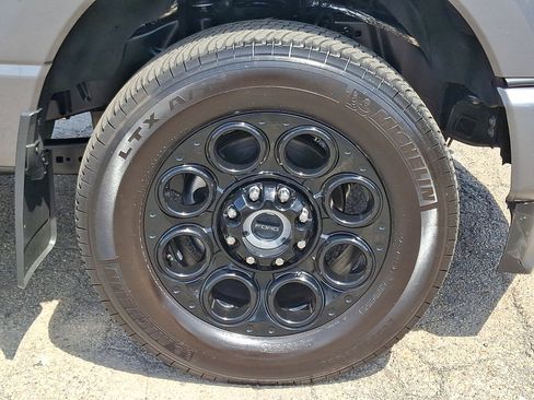Used 2023 Ford F350 Lariat w/ Lariat Ultimate Package AWD/4WD image 8