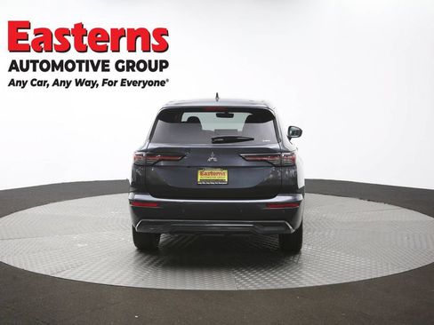 Used 2025 Mitsubishi Outlander SE AWD/4WD image 36