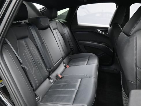 Used 2024 Audi Q4 e-tron Premium Plus w/ Premium Plus image 29