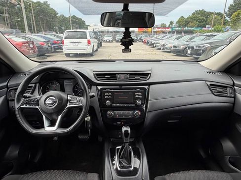 Used 2017 Nissan Rogue S FWD image 9