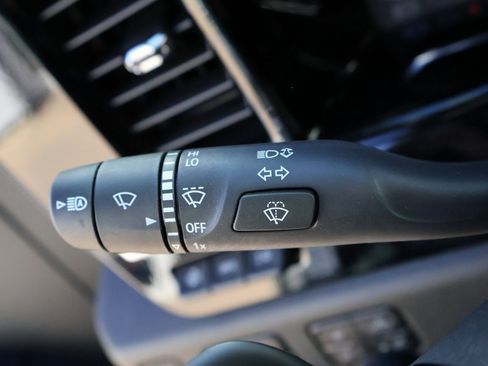 Certified 2025 Chevrolet Silverado 1500 High Country w/ Technology Package image 45