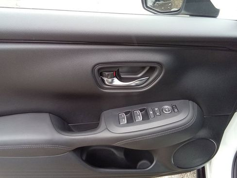 Used 2023 Honda HR-V EX-L image 12