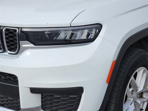 Used 2023 Jeep Grand Cherokee L Laredo image 10