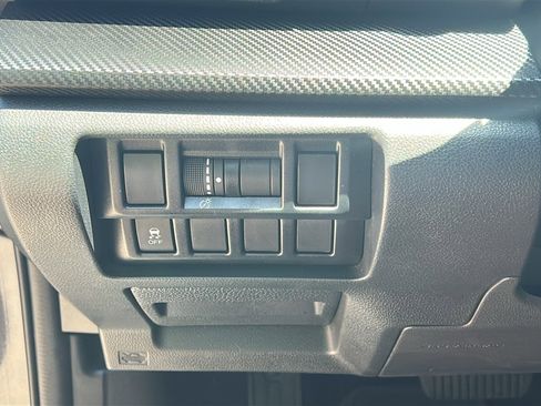 Used 2019 Subaru Crosstrek 2.0i Premium AWD/4WD image 16