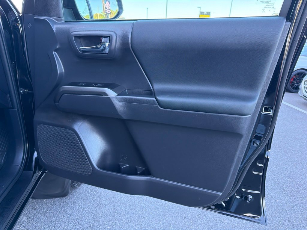 Used 2023 Toyota Tacoma TRD Off-Road w/ Technology Package AWD/4WD image 16