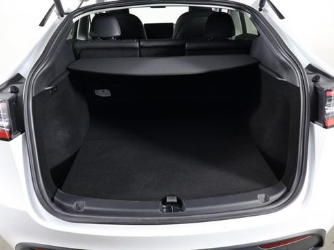 Used 2023 Tesla Model Y AWD image 16