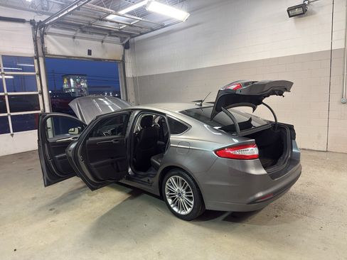 Used 2014 Ford Fusion SE w/ Equipment Group 202A FWD image 12