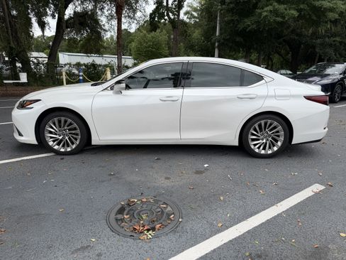 Used 2019 Lexus ES 350 Ultra Luxury w/ Accessory Package 2 FWD image 6