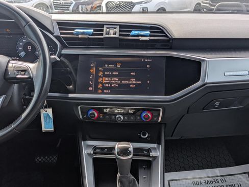 Used 2019 Audi Q3 2.0T Premium AWD/4WD image 10
