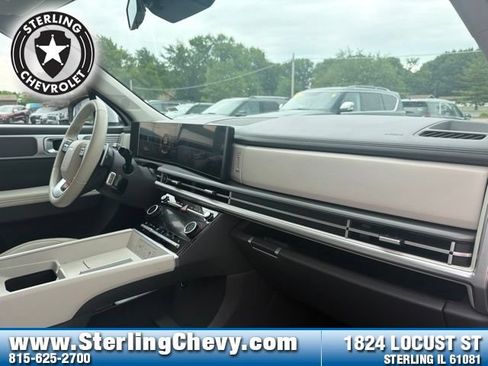Used 2026 Hyundai Santa Fe SEL AWD/4WD image 11