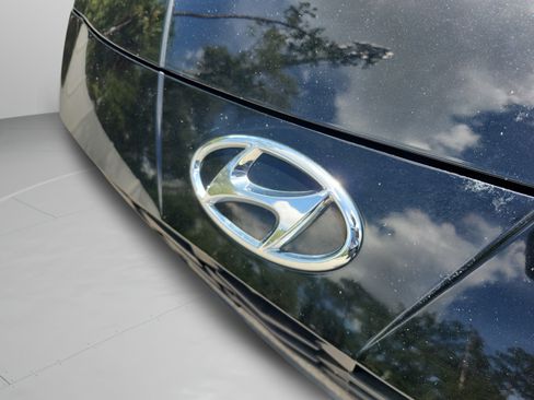 Used 2021 Hyundai Elantra SEL FWD image 23