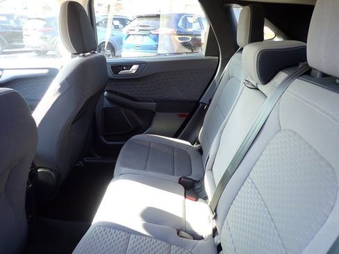 Used 2020 Ford Escape SE image 18