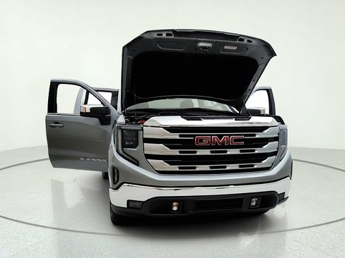 Used 2023 GMC Sierra 1500 SLE w/ Enhanced Capability Package AWD/4WD image 9
