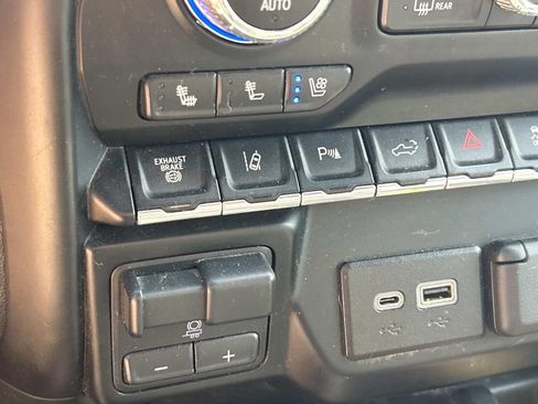 Used 2022 GMC Sierra 2500 AT4 w/ AT4 Premium Plus Package AWD/4WD image 41