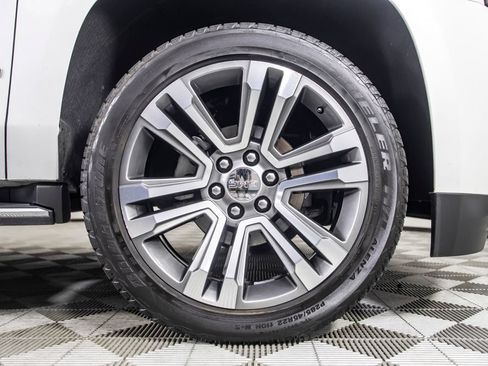 Used 2017 GMC Yukon Denali w/ Open Road Package AWD/4WD image 40