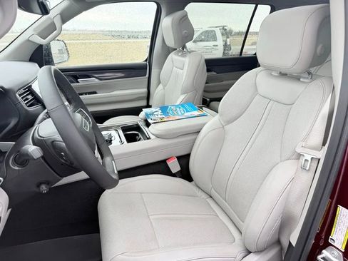 Used 2024 Jeep Wagoneer 2WD w/ Premium Group I image 12