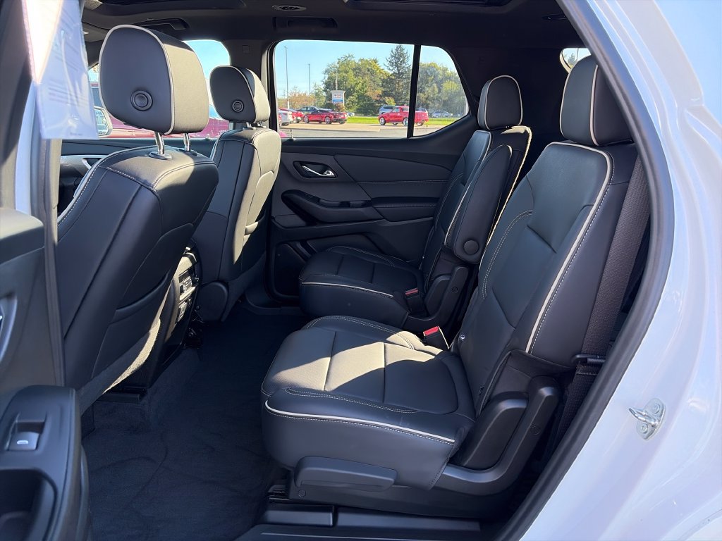Used 2023 Chevrolet Traverse Premier AWD/4WD image 31