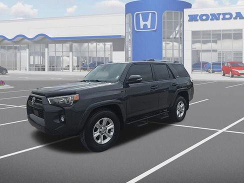 Used 2024 Toyota 4Runner SR5 Premium w/ Moonroof Package image 3