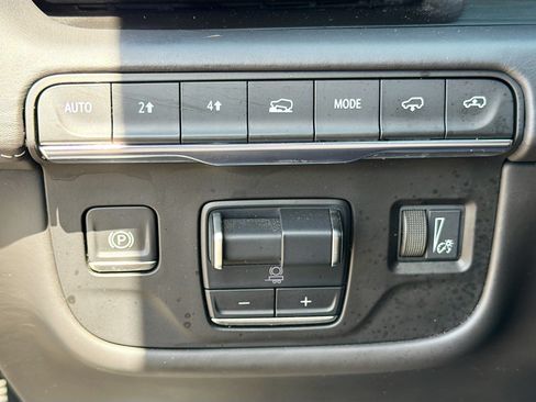 Used 2022 Cadillac Escalade Premium Luxury Platinum AWD/4WD image 38