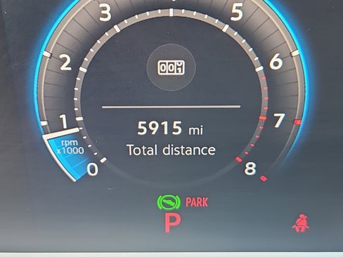 Used 2025 Volkswagen Tiguan SE AWD/4WD image 6