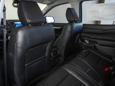 New 2025 Ford Ranger Lariat w/ Black Appearance Package image 37