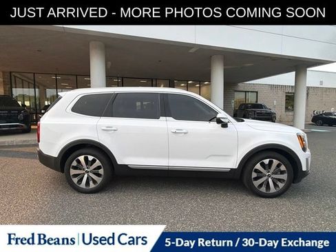 Used 2022 Kia Telluride EX w/ EX Premium Package AWD/4WD image 9