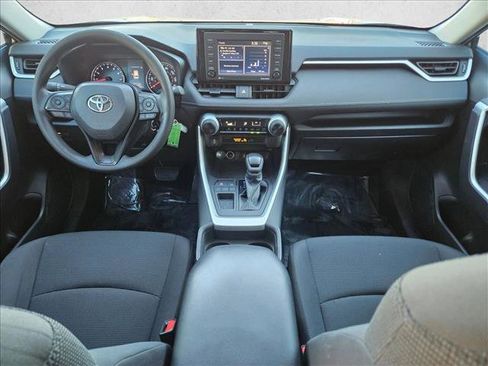 Used 2021 Toyota RAV4 LE image 16