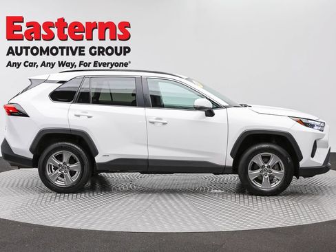 Used 2024 Toyota RAV4 XLE w/ Convenience Package AWD/4WD image 4
