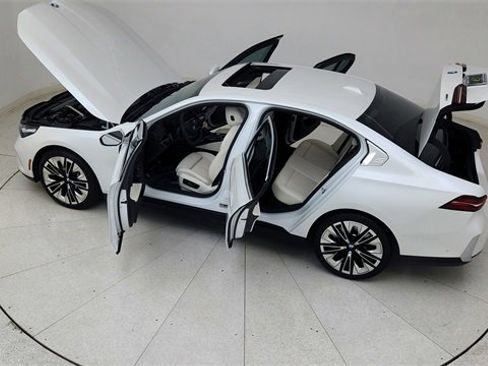 Used 2026 BMW 540i xDrive image 85