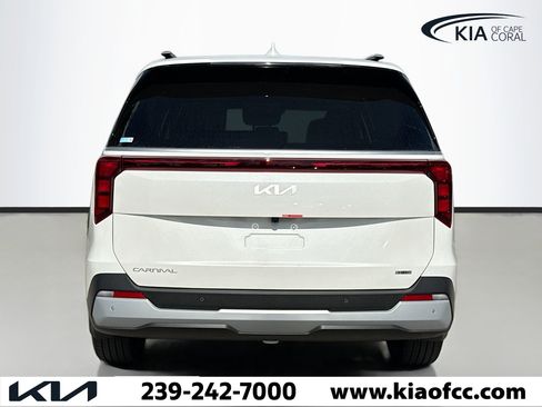 New 2026 Kia Carnival EX image 4
