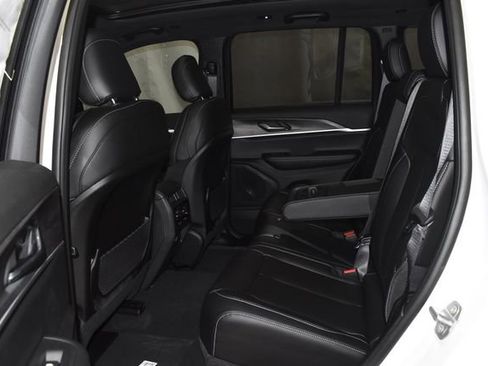 New 2025 Jeep Grand Cherokee Limited image 27