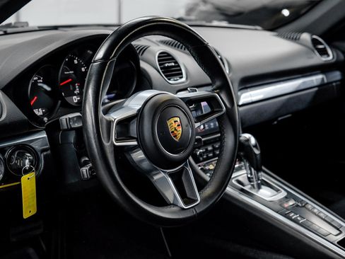 Used 2022 Porsche 718 Cayman image 23