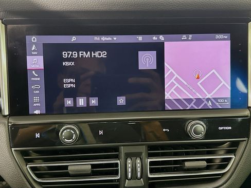 Used 2023 Porsche Macan w/ Premium Package Plus image 17