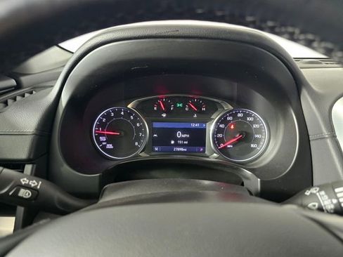 Used 2024 GMC Terrain SLT image 12