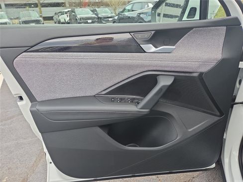 New 2026 Volkswagen Tiguan S image 12