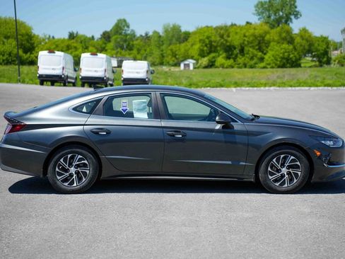 Used 2023 Hyundai Sonata Blue FWD image 4