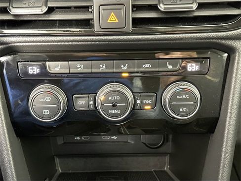 Used 2024 Volkswagen Taos SE image 13