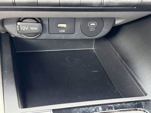 Certified 2025 Hyundai Elantra SE image 25